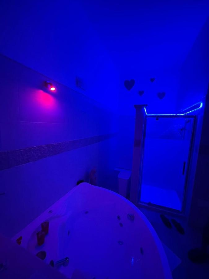 V&M Suite Con Jacuzzi Ostuni Exterior foto