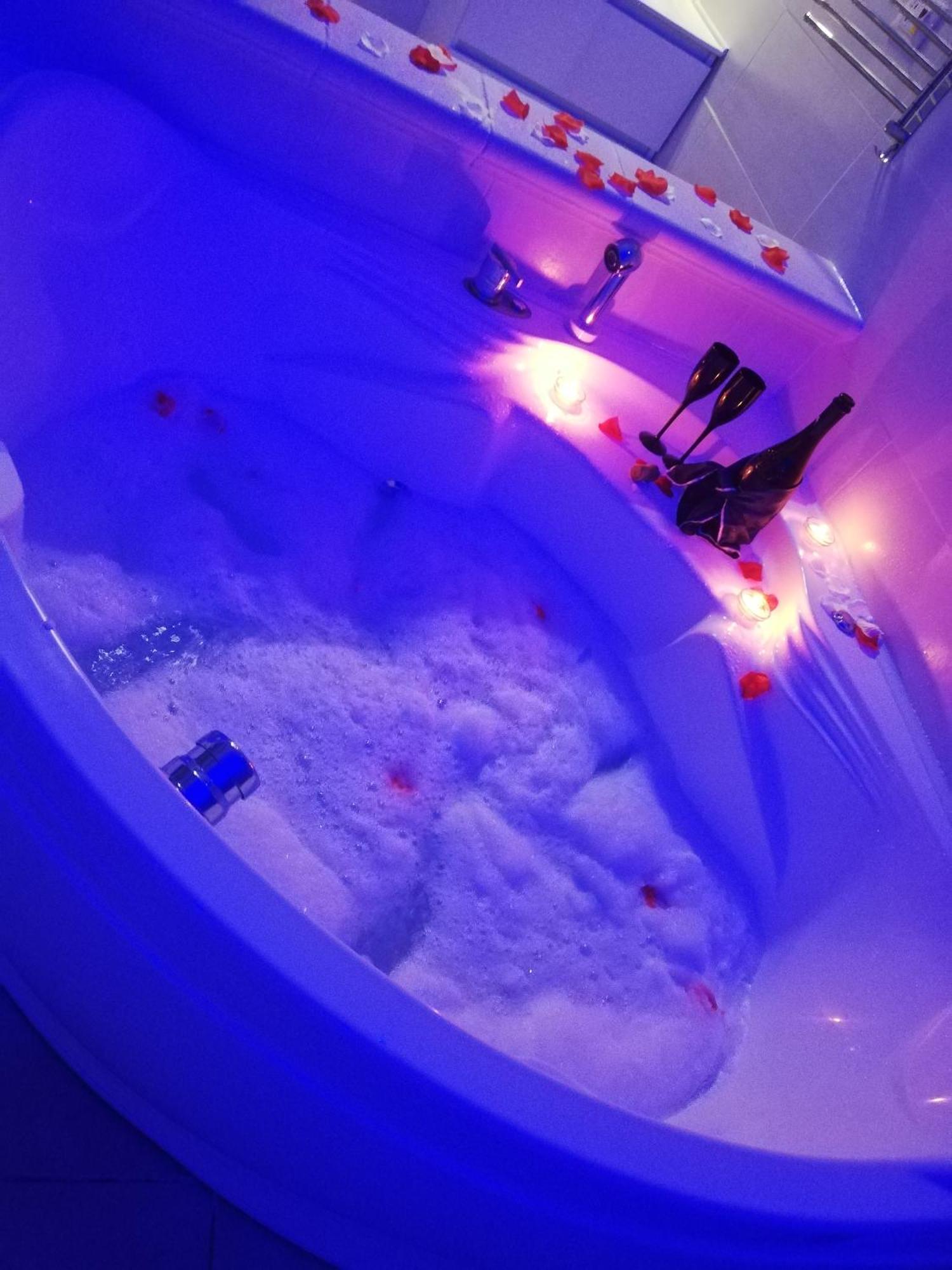 V&M Suite Con Jacuzzi Ostuni Exterior foto